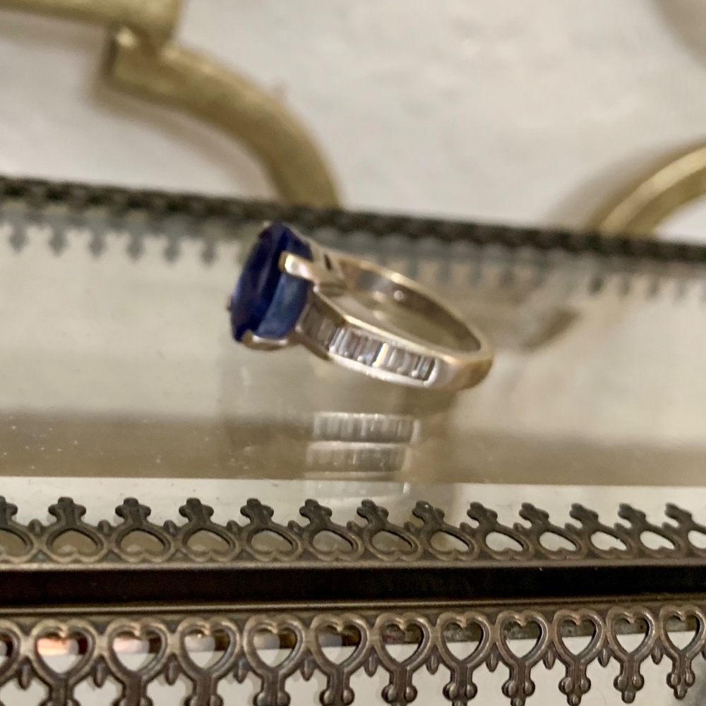 Every woman deserves to own a Tanzanite  !!! - Picture 4 of 4